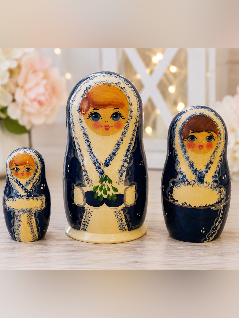 Vintage Hand Painted Russian Matryoshka Nesting Dolls 3 Piece Blue Babushka Set - Picture 2 of 7